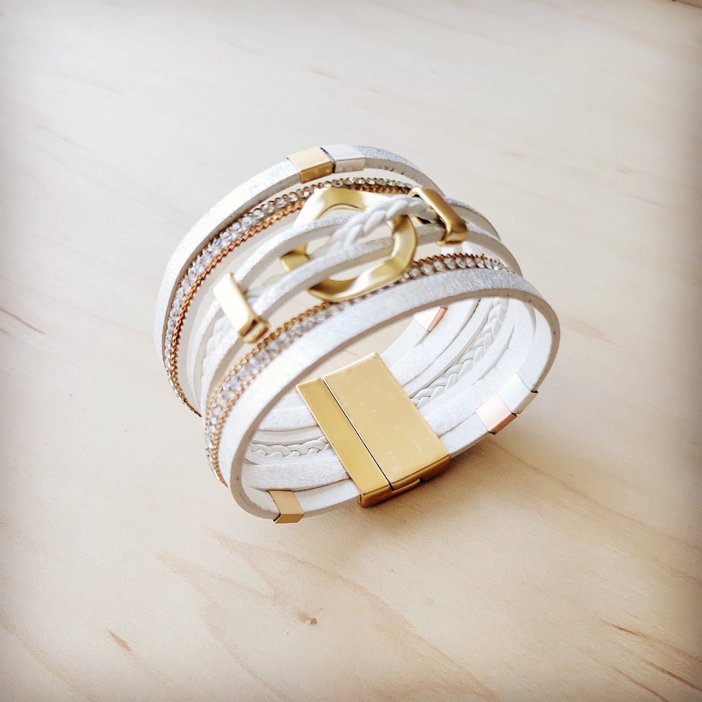White & Gold Magnetic Cuff 811L