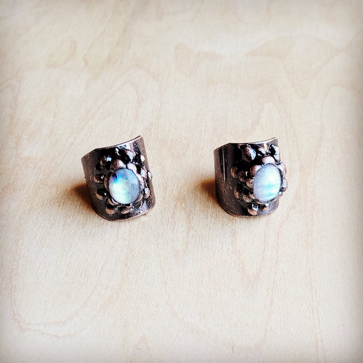 **Labradorite Cuff Ring in Antique Copper 012ee*