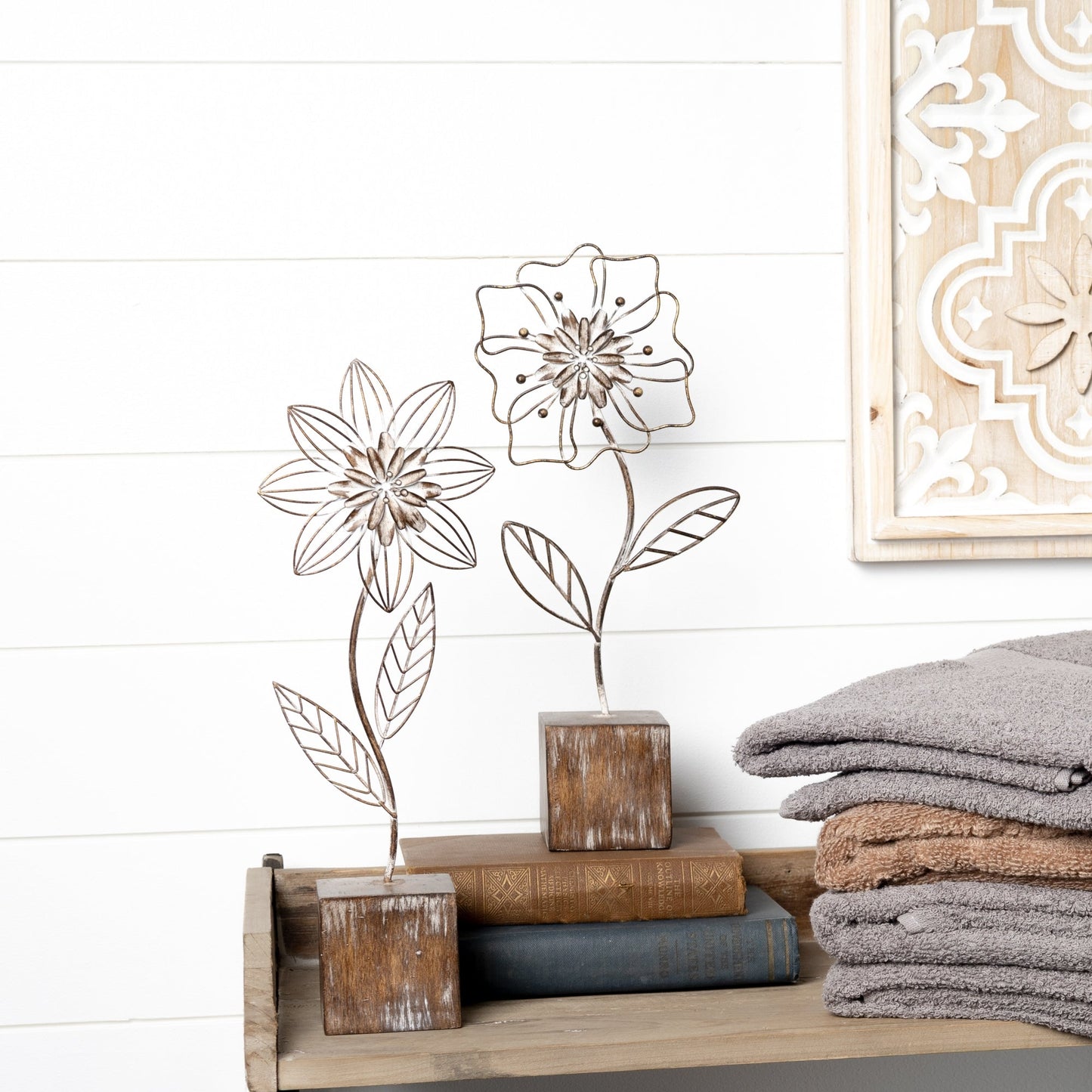 Set of 2 Rustic Metal Flower Tabletop Decor