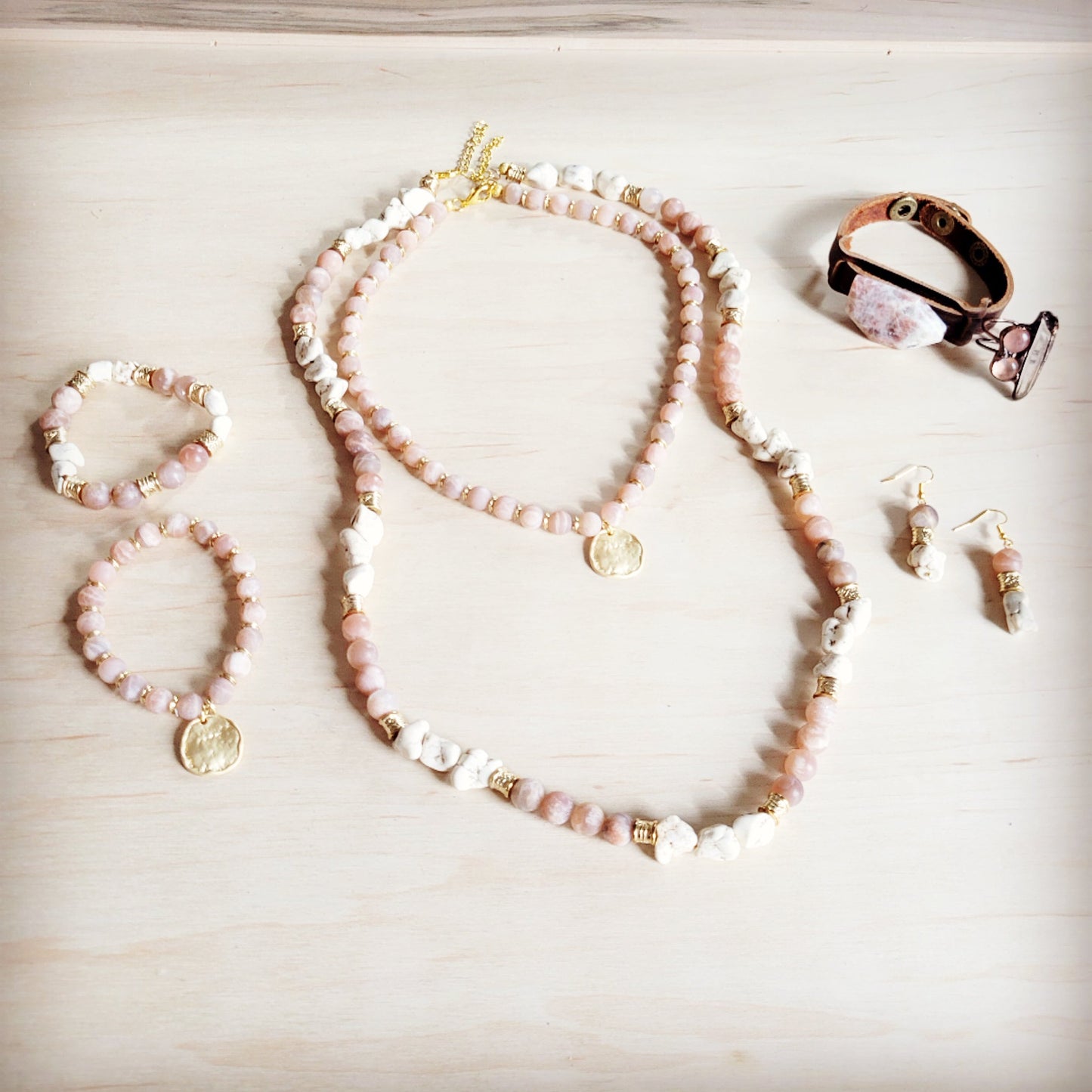 Frosted Sunstone Beaded Collar Necklace w/ Matte Gold Pendant 262n
