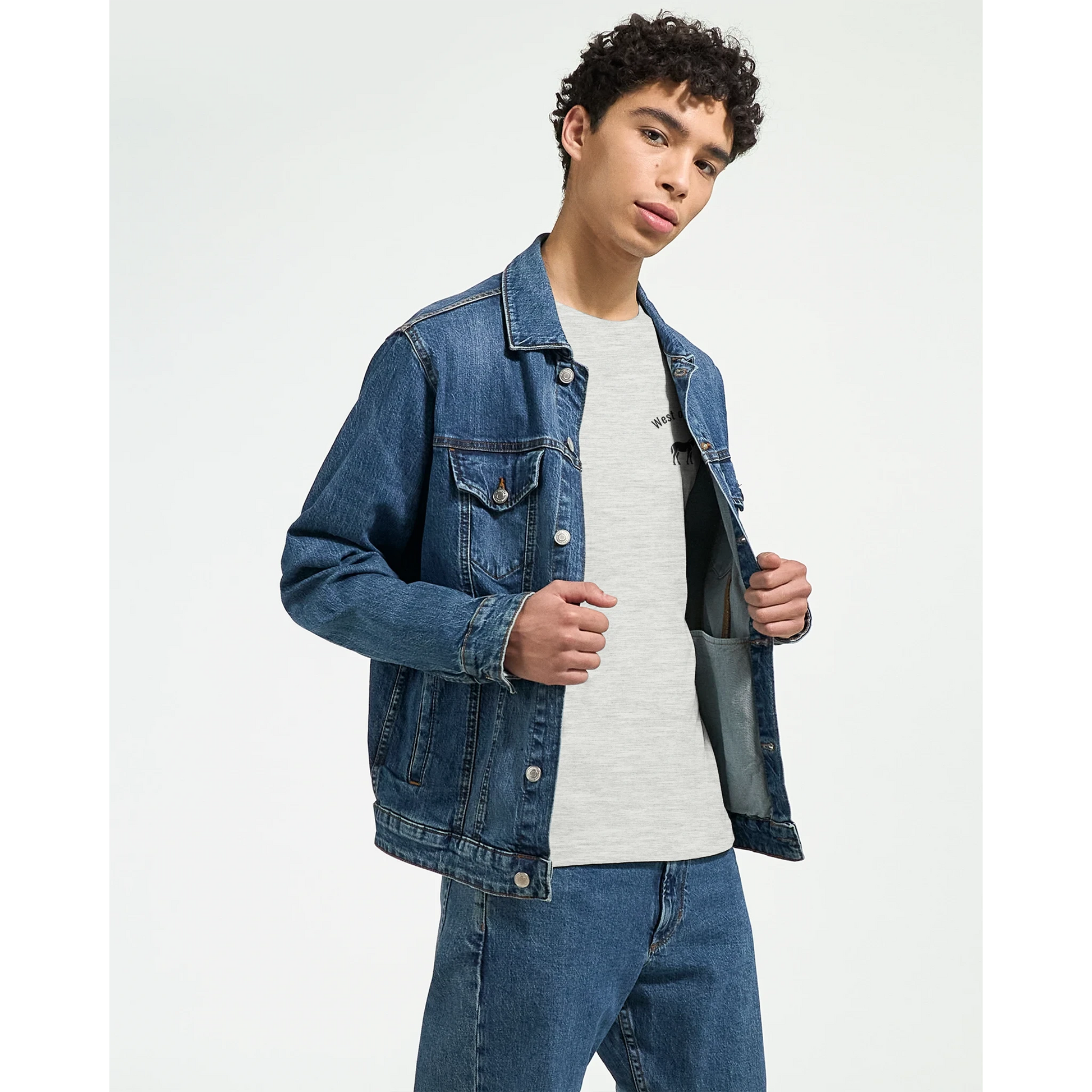 f0835859-6391-445a-ae99-c359ca8aa5ee