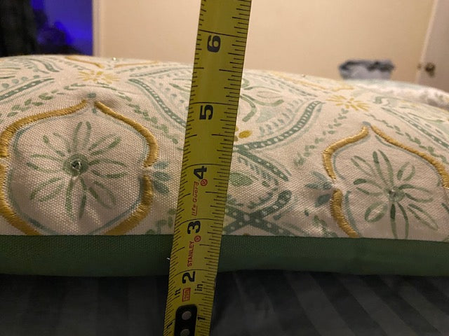 Vintage Damask Patterned Accent Pillow - Elegant Bohemian Throw Cushion