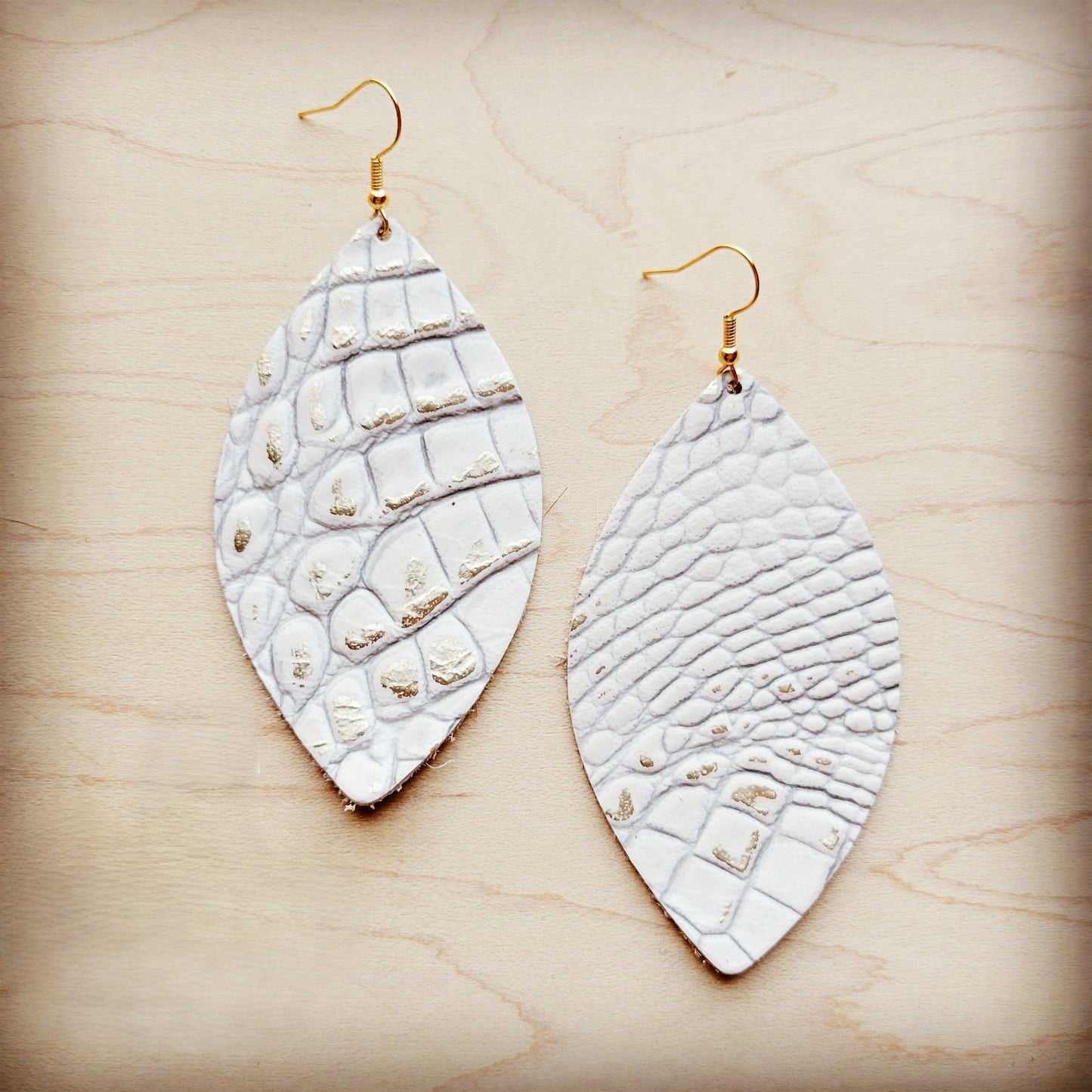 **Leather Oval Earring-White and Gold Gator 209r