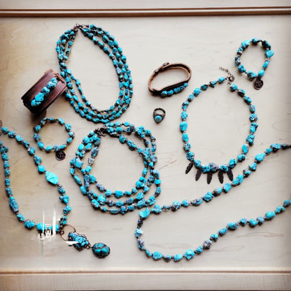 **Long Blue Turquoise and Wood Necklace 259k