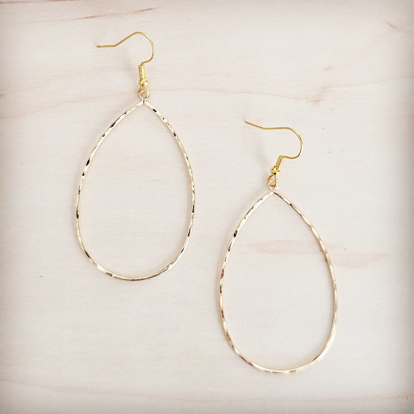 Hammered Gold Oval Hoop Earrings 200bl
