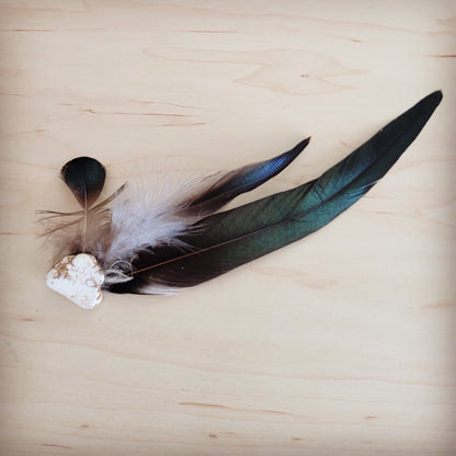 Clip-On Feather Hat Band-White Turq w/ Olive Feathers 954o