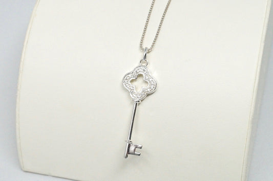 STUNNING Vintage Cz Accented Royal Key Sterling Silver Necklace 16" -
