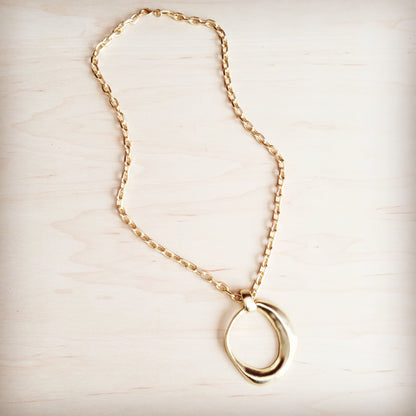 **Matte Gold Chain Necklace w/ Oval Pendant 257ky