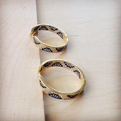 Chic Spotted Contour Gold Hoop Earrings 219cj