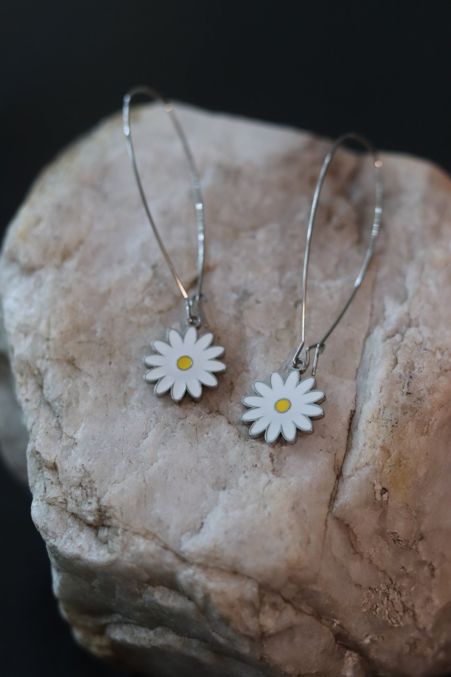 Silver Daisy Dangle Earrings