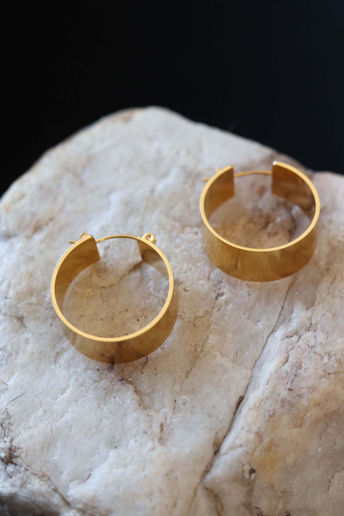 Talia Hoops - Thick Gold Hoop Earrings – 18K Gold Plated Stainless Steel Waterproof Hoops