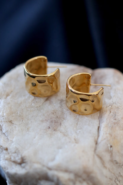 Avery Hoops - Wide Hammered Gold Hoop Earrings – 18K Gold Plated Stainless Steel Waterproof Statement Hoops