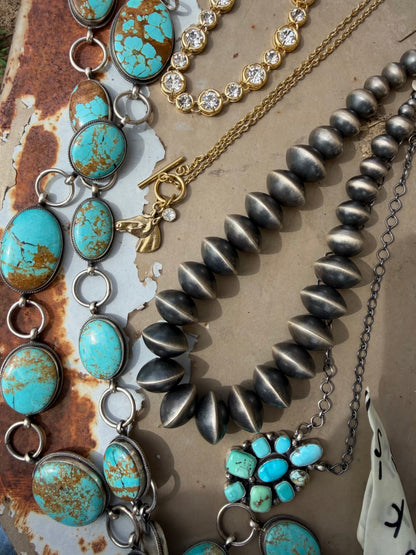 The Filly Necklace in Gold