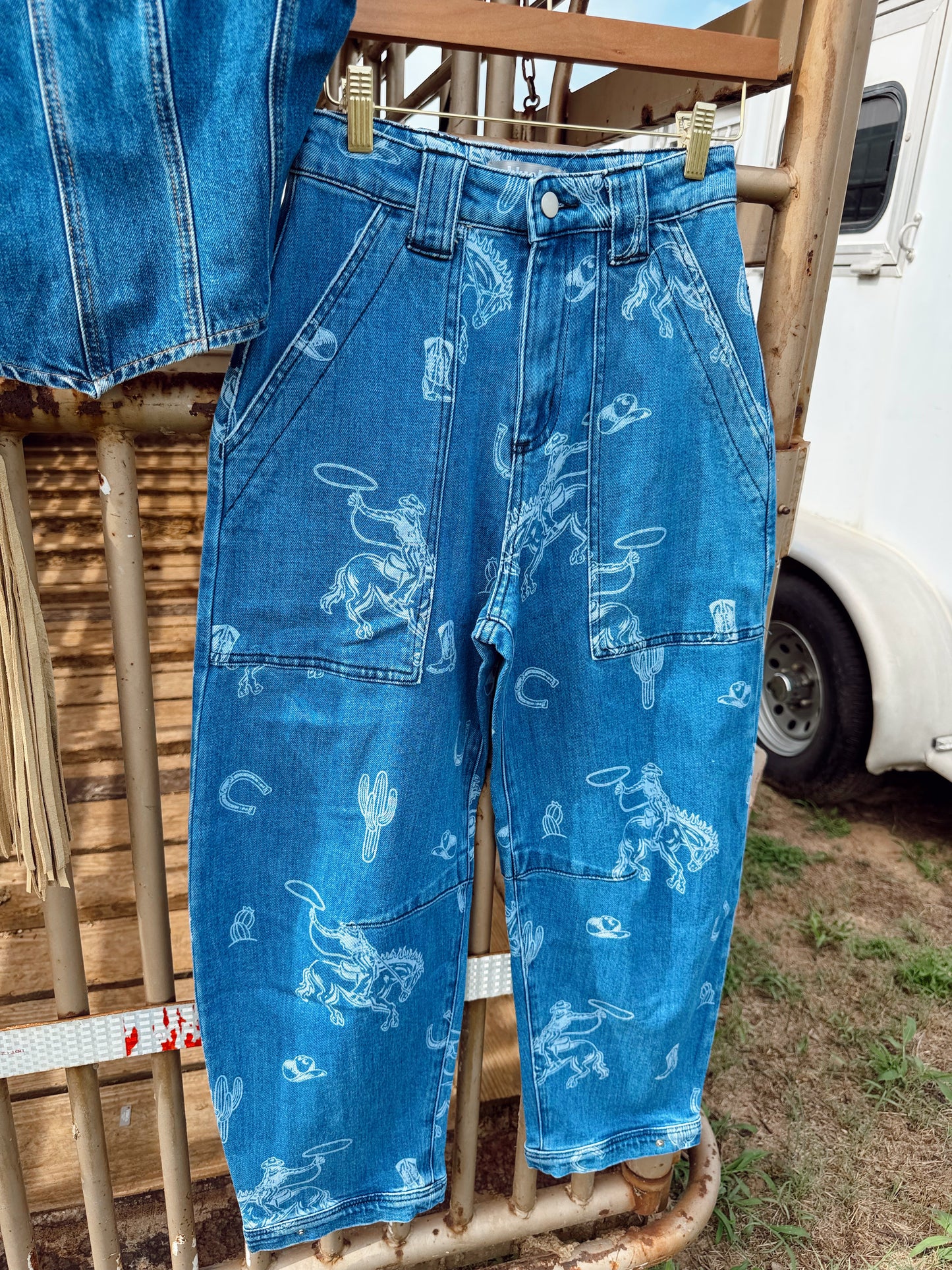 The Western Print Barrel Jeans