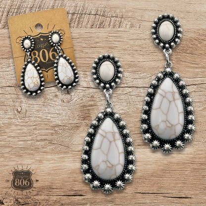 Stone teardrop in silver setting earring - LC