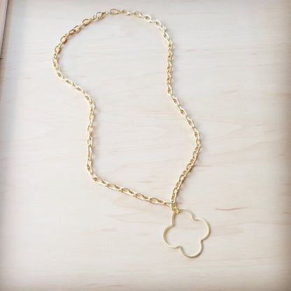 Matte Gold Quatrefoil Pendant Necklace 257lg