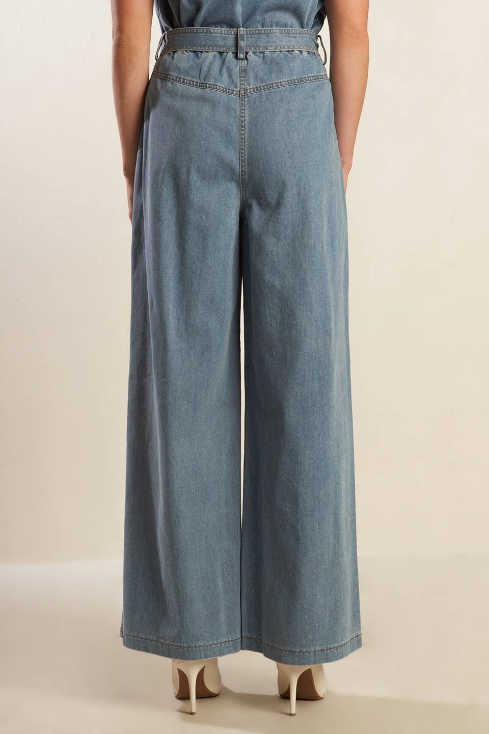 WONDERING WHY LIGHT DENIM PANTS