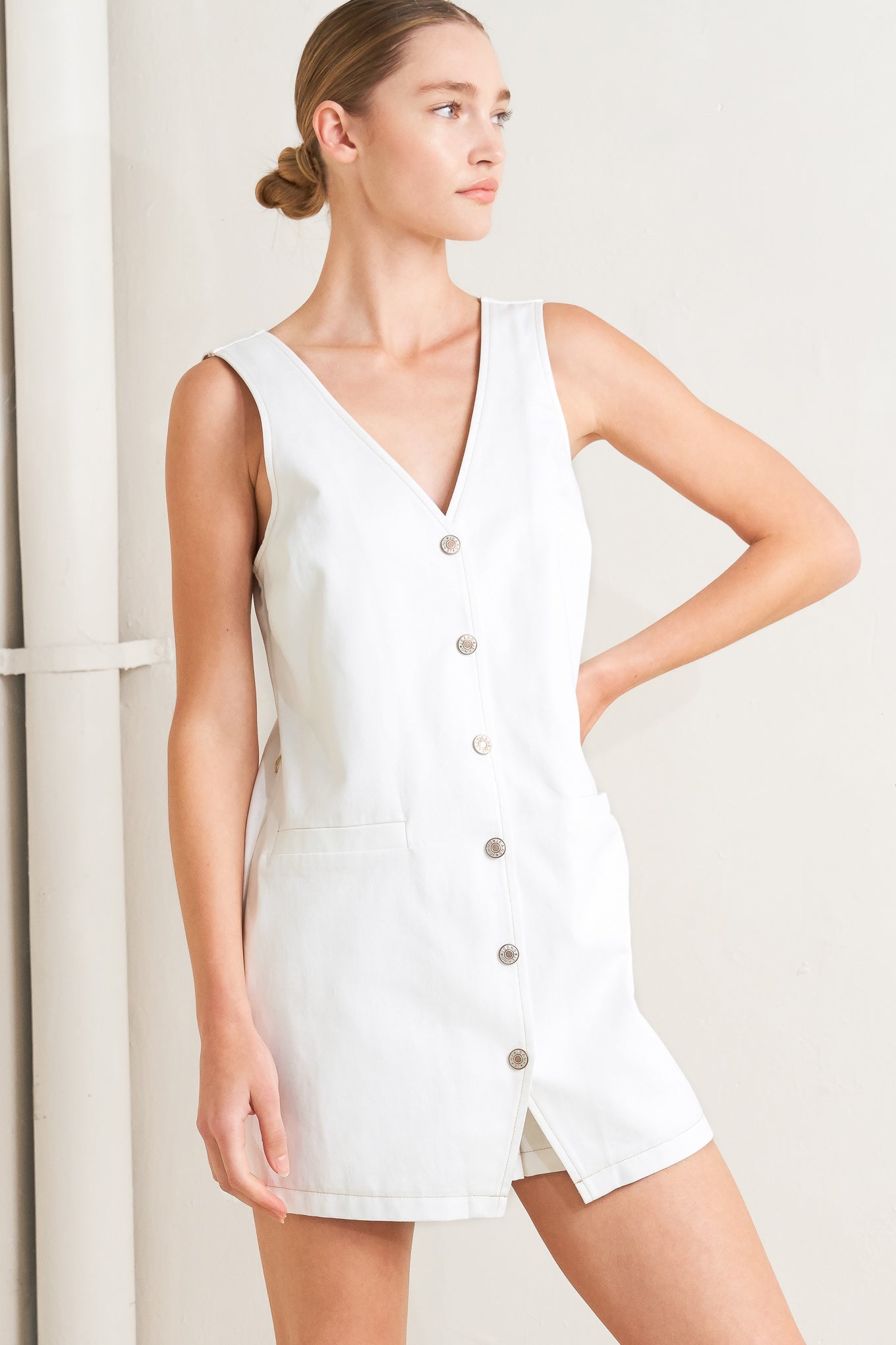 EFFORTLESS ATTRACTION WOVEN ROMPER