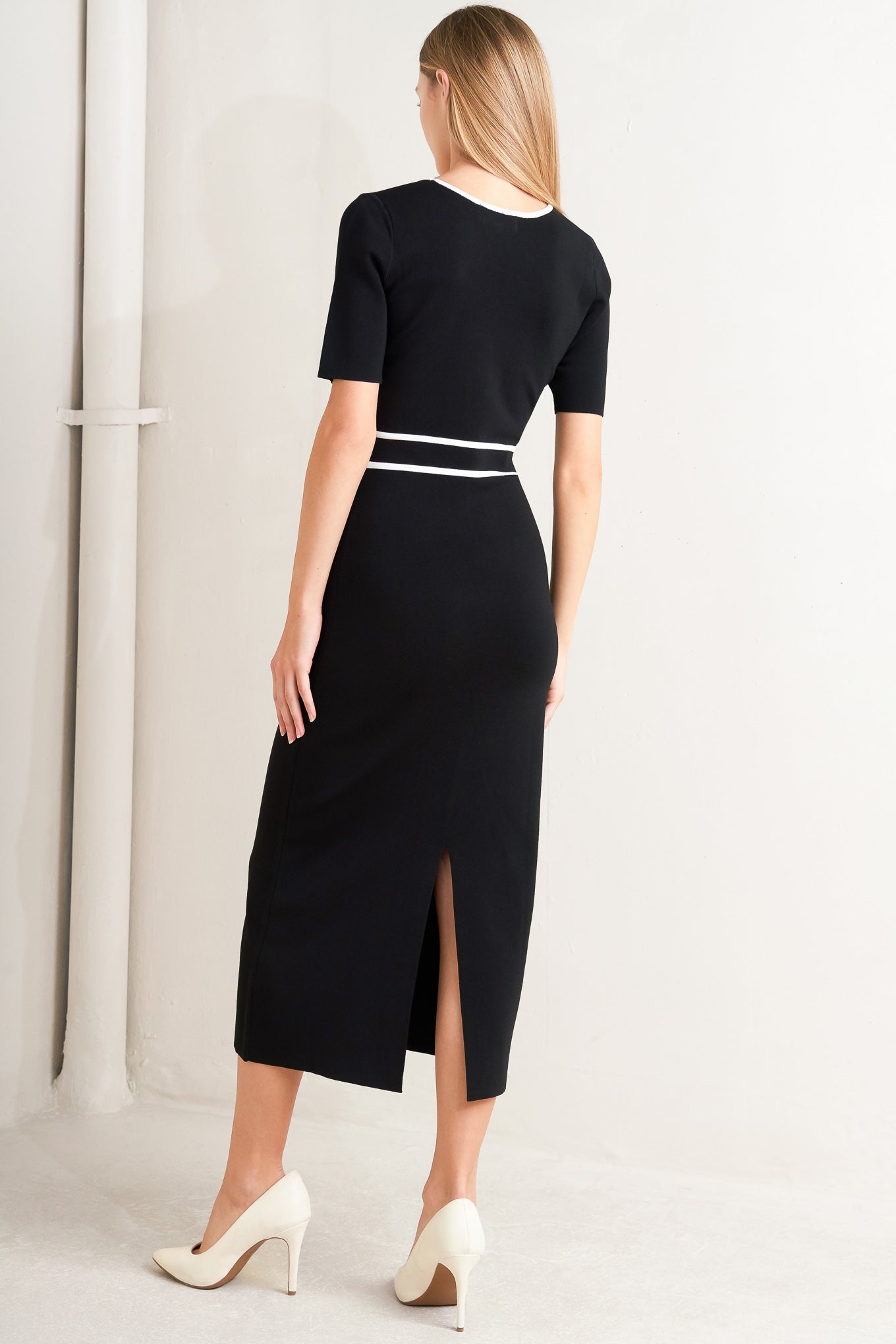 ELEGANT FRAME SWEATER KNIT MIDI DRESS