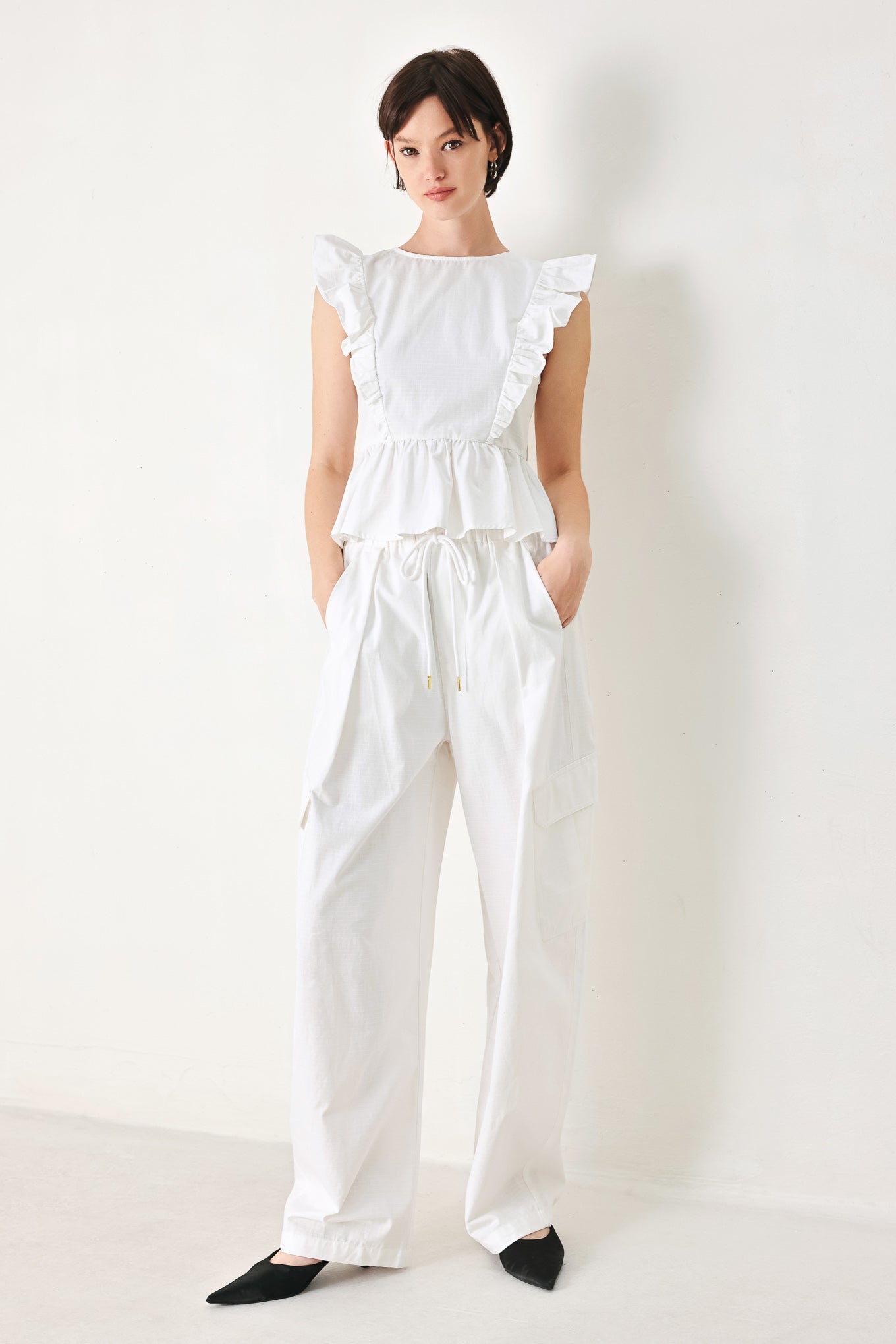 WHITE BLOSSOM WOVEN TOP