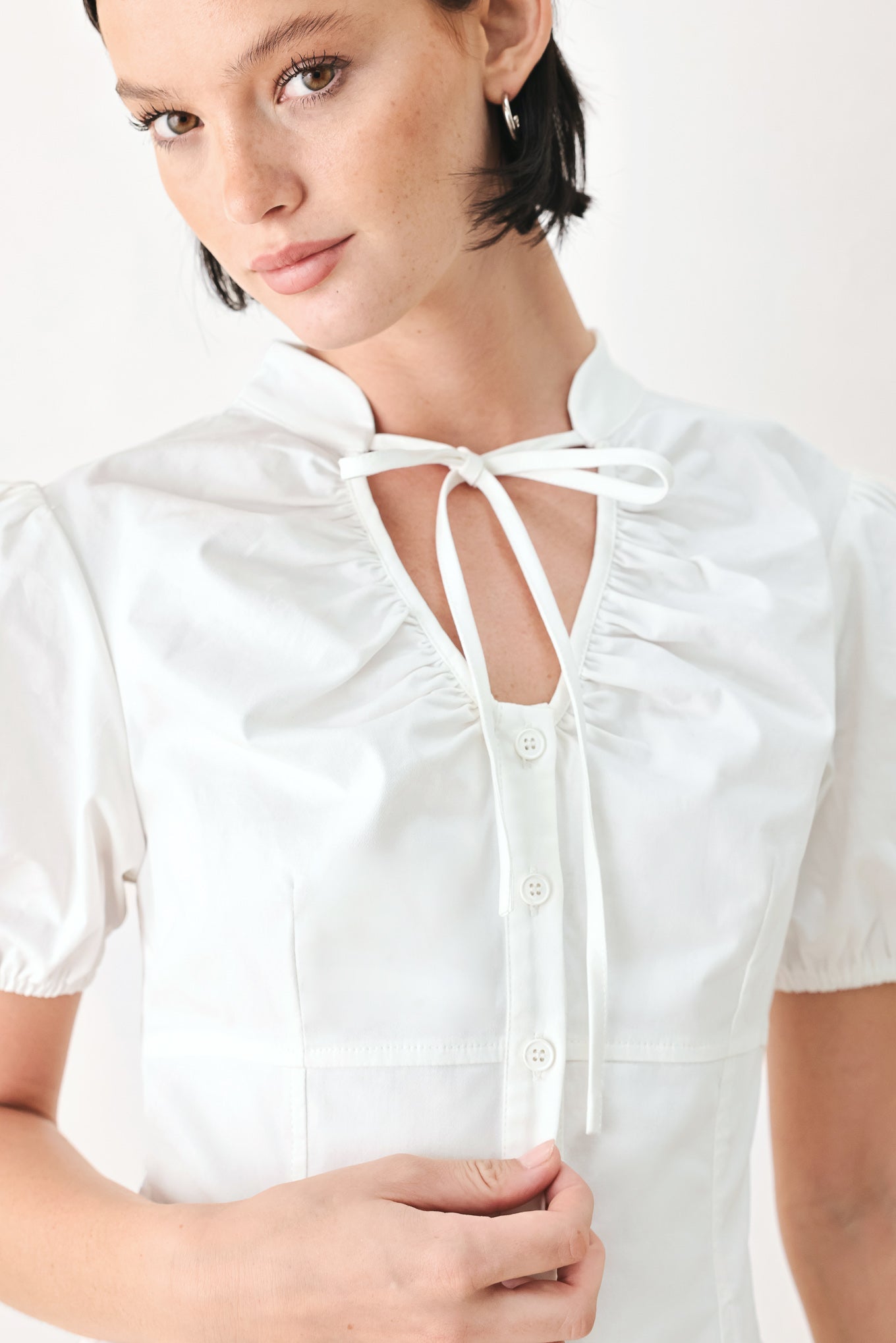 WHITE ROSE DAYDREAM WOVEN TOP