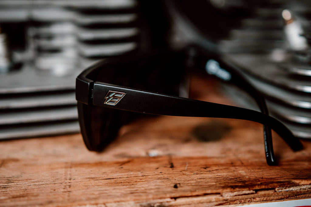 Delta Z87 Matte Black/Smoked Lens Polarized