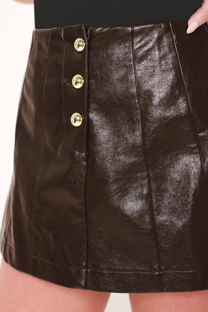 BROWN LACQUER MUSE FAUXLEATHER SKORT