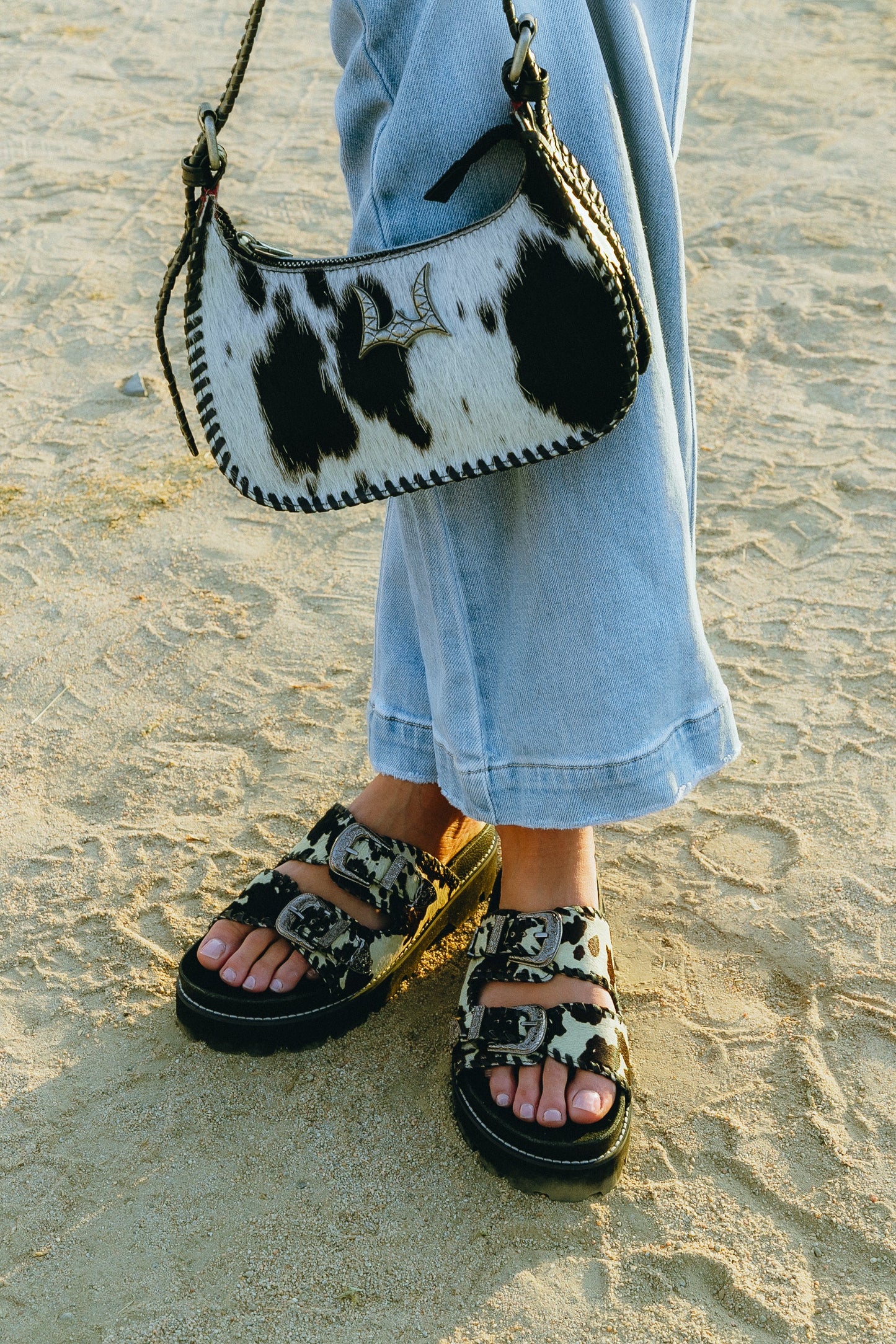 Dannia Medium Purse In Black & White Cowhide