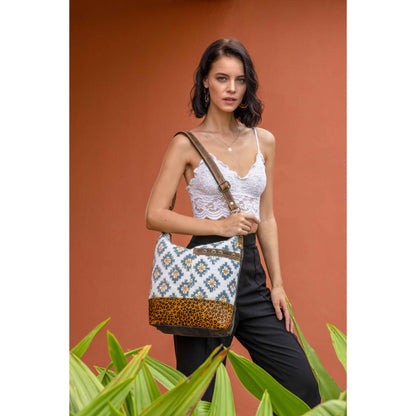BLUE SAPPHIRE SHOULDER BAG