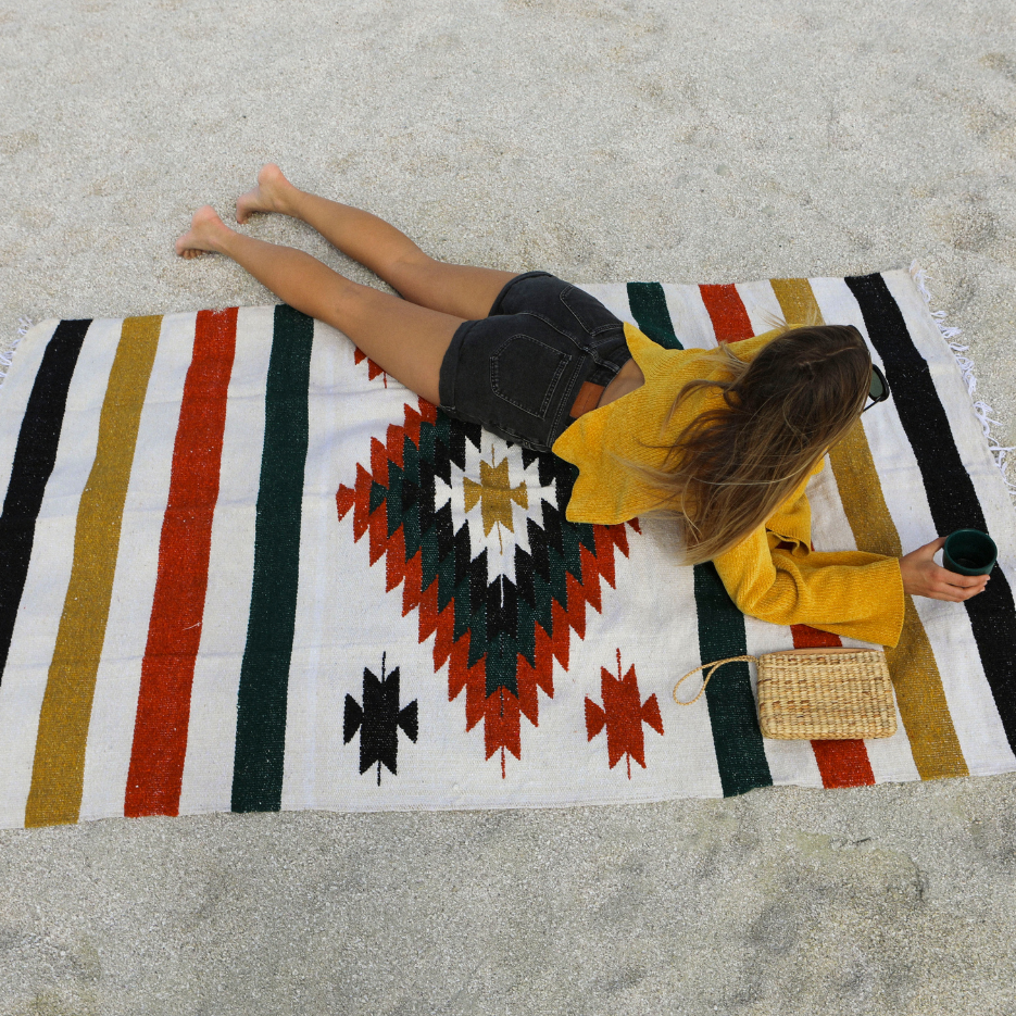White Fiesta Diamond Blanket