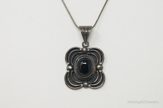 Vintage Native American Unsigned Black Onyx Sterling Silver Necklace