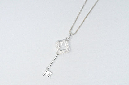 STUNNING Vintage Cz Accented Royal Key Sterling Silver Necklace 16" -
