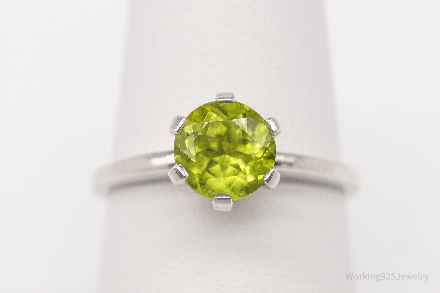 Vintage Green Peridot Sterling Silver Ring - Size 8