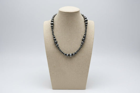 Desert Pearl Graduated Silver Western Necklace — 18 Inch