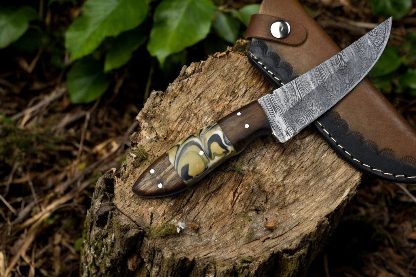 Handmade Damascus Steel Skinning Knife with Leather Sheath