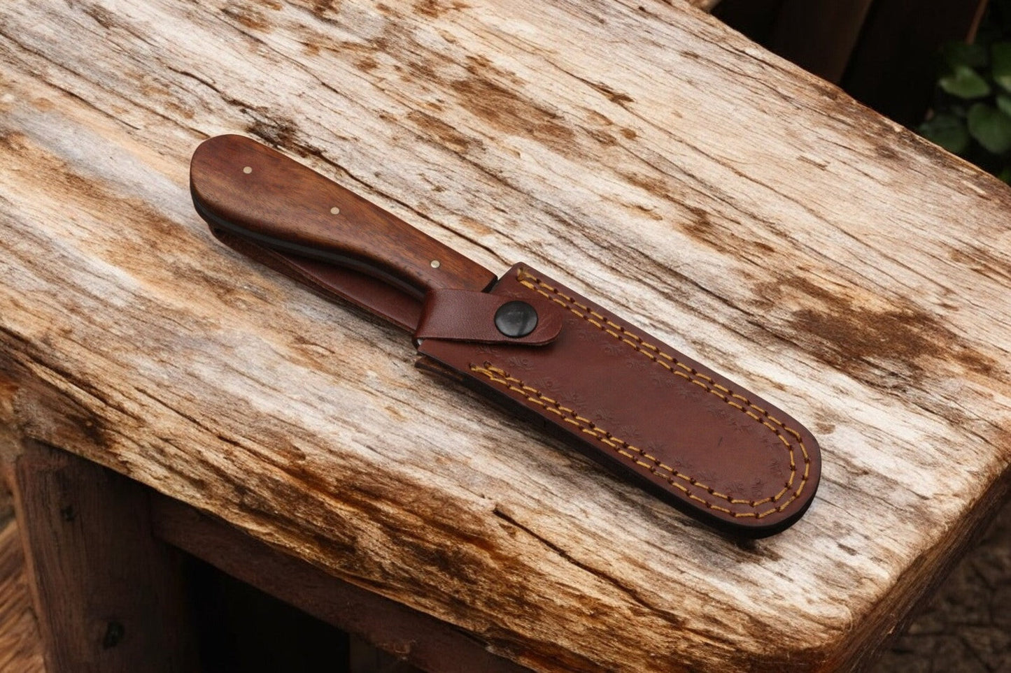 Handmade Bull Cutter Knife – Damascus Steel & Rosewood