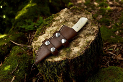 Handmade Damascus Steel Skinning Knife – 7.5" with Resin & Bone Handle
